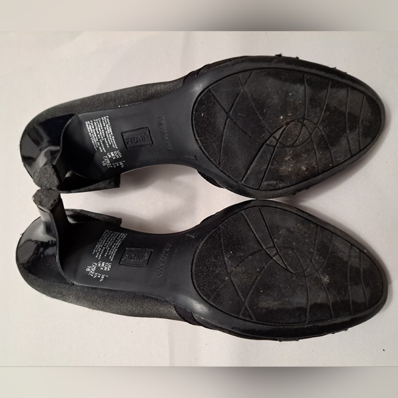 Fioni Black Heels With A Satin Rose Size 7 - Picture 9 of 11